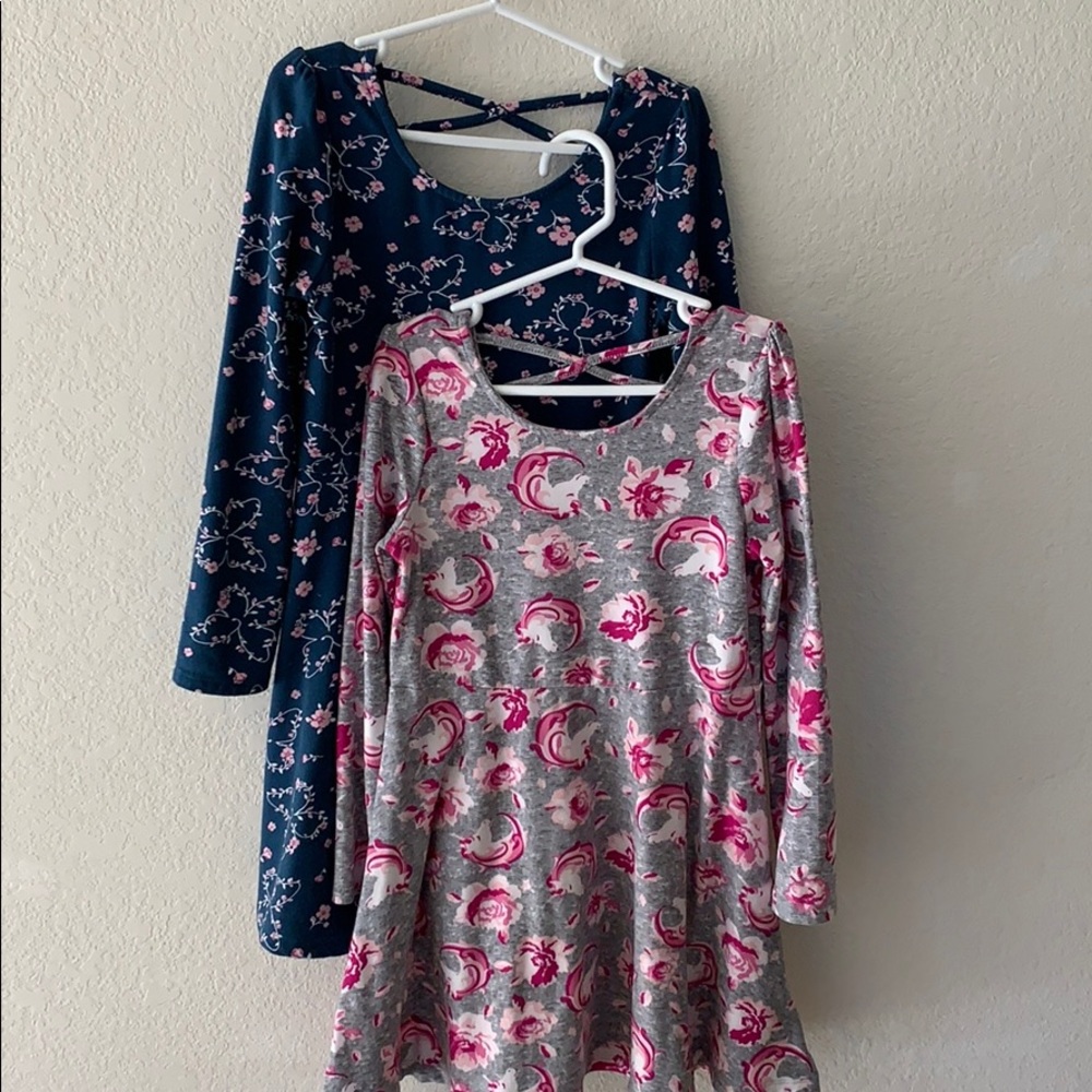 Kids size 6 long sleeve dresses, set of 2!
